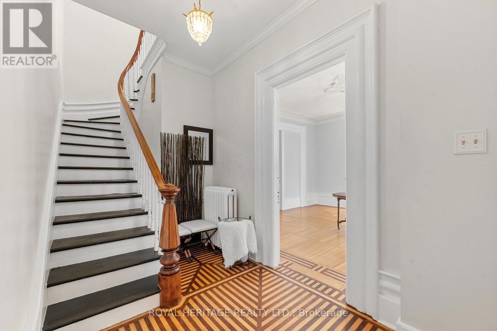 33 KINGSLEY AVENUE Image 9