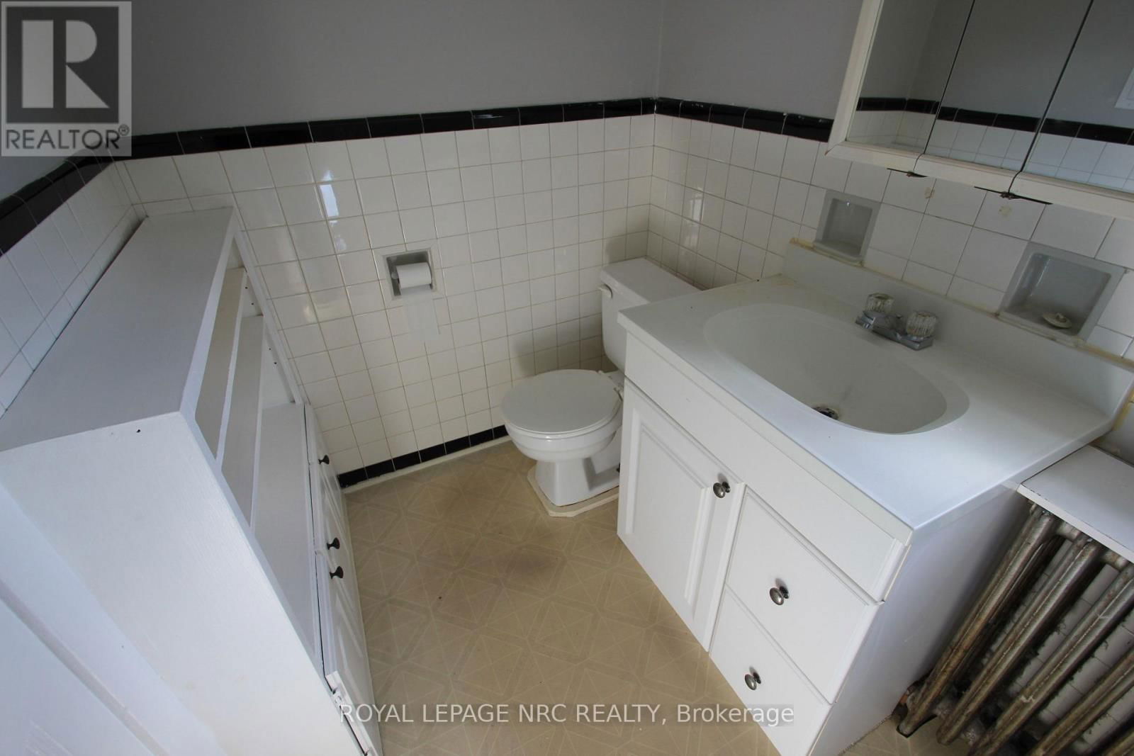 70 PINE STREET SOUTH Image 13