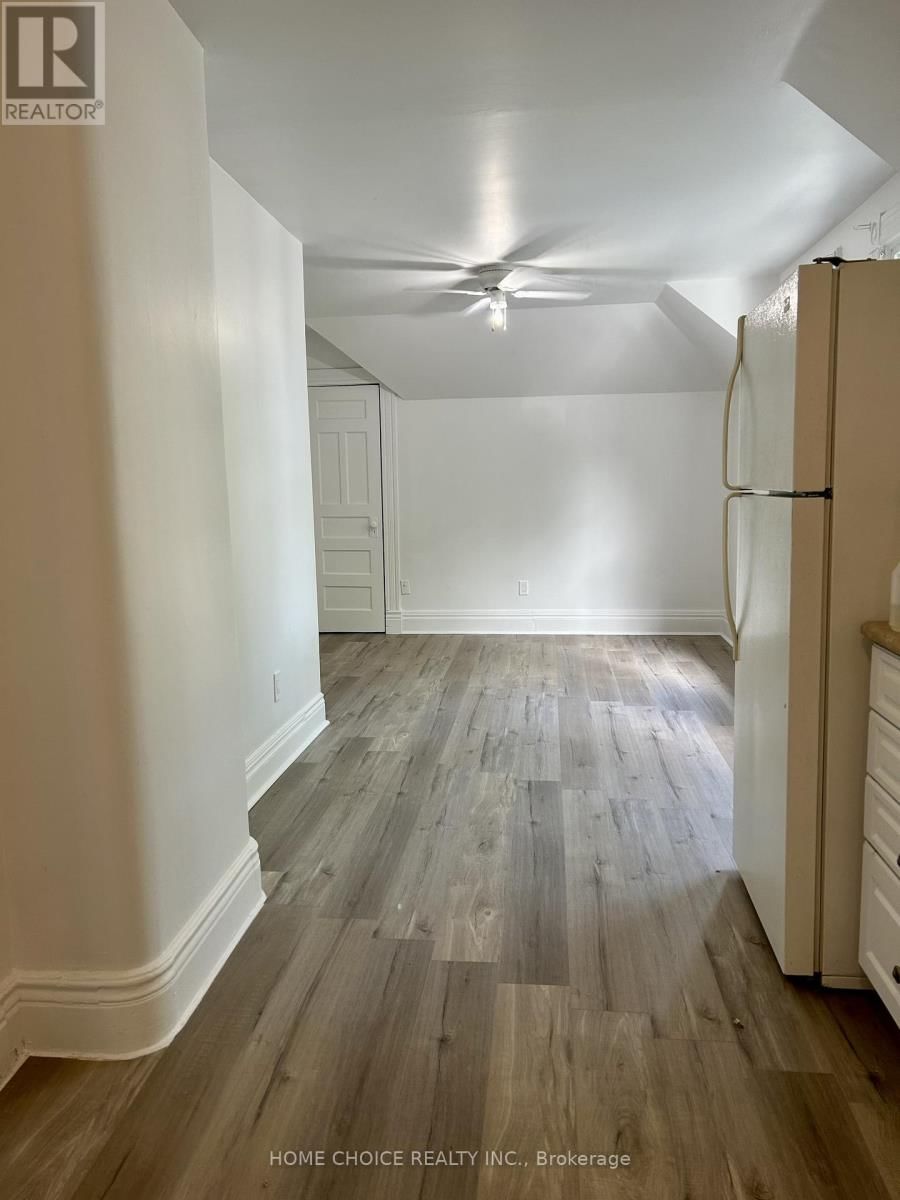 2 - 82 MAPLE STREET Image 2