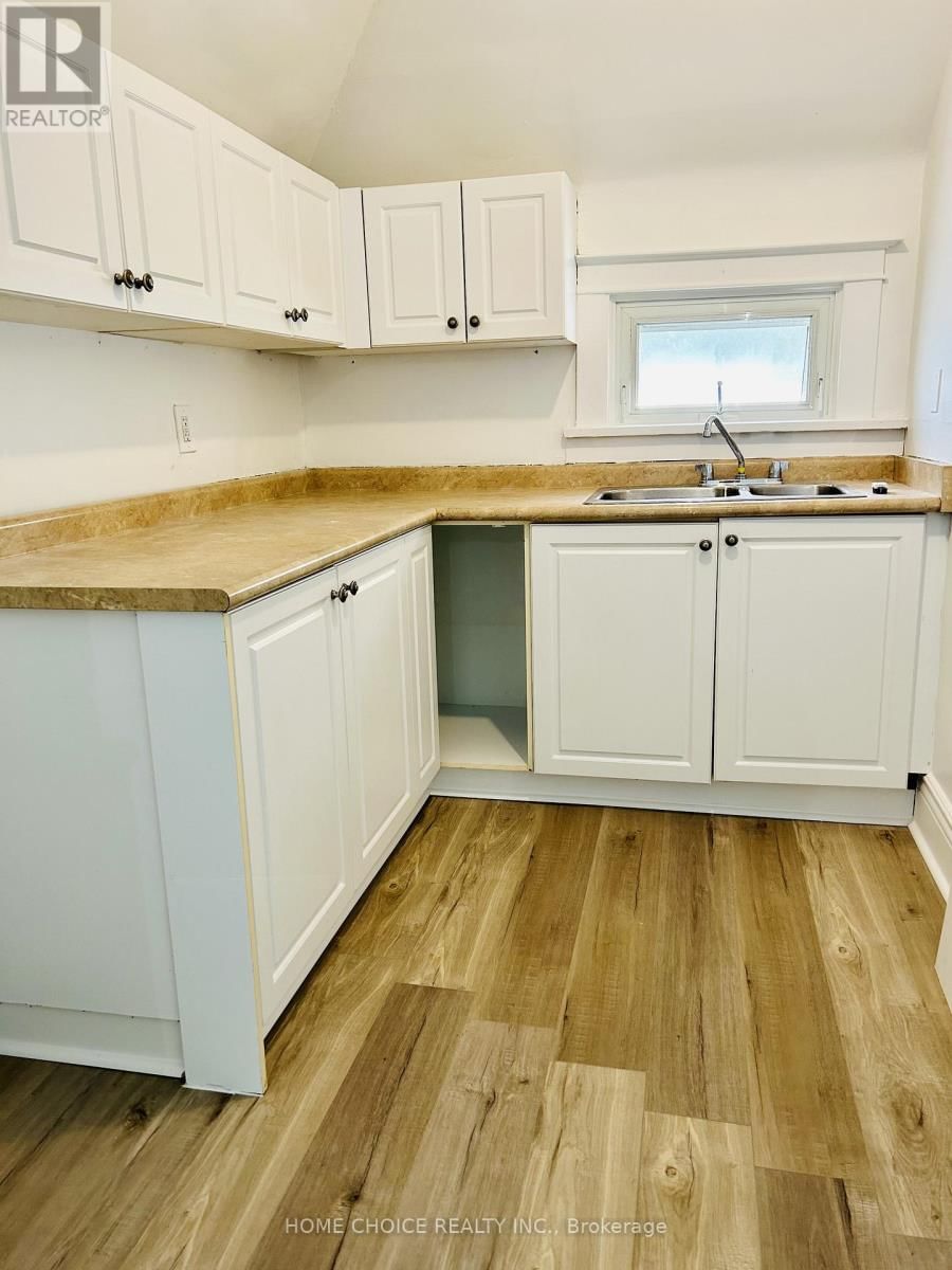 2 - 82 MAPLE STREET Image 3