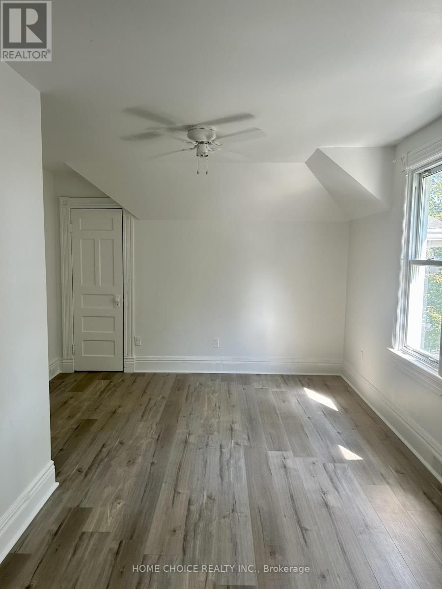 2 - 82 MAPLE STREET Image 8