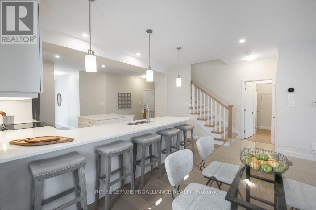 126 STONECREST BOULEVARD Image 5
