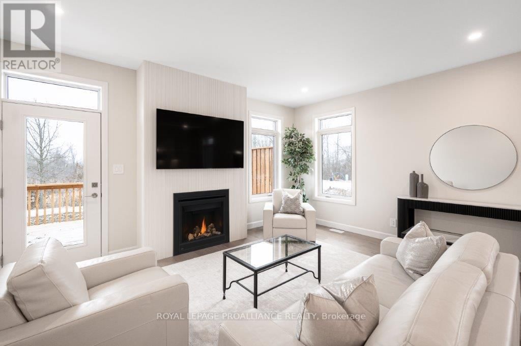 126 STONECREST BOULEVARD Image 9