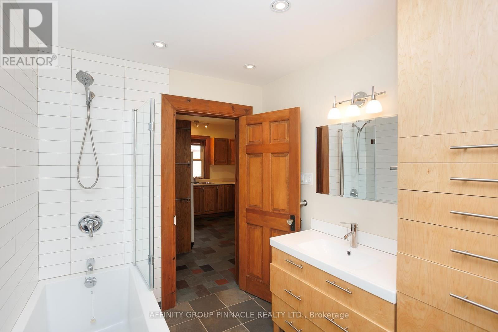 93 GLENELG STREET WEST Image 10