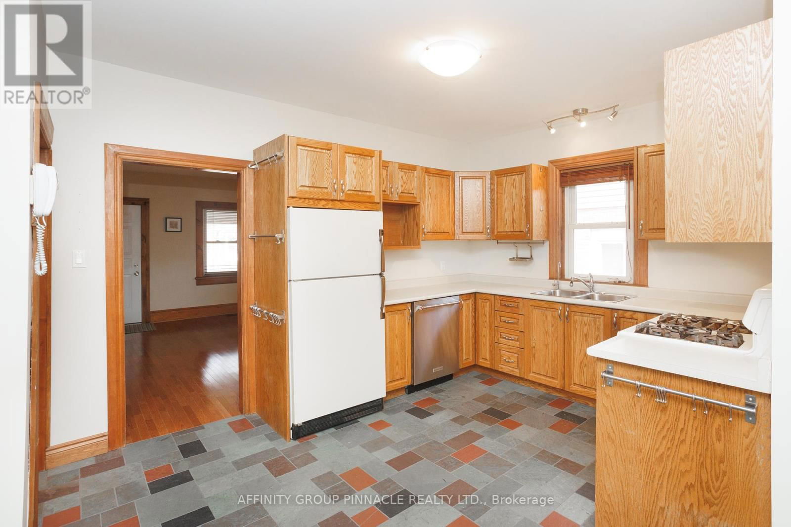 93 GLENELG STREET WEST Image 15