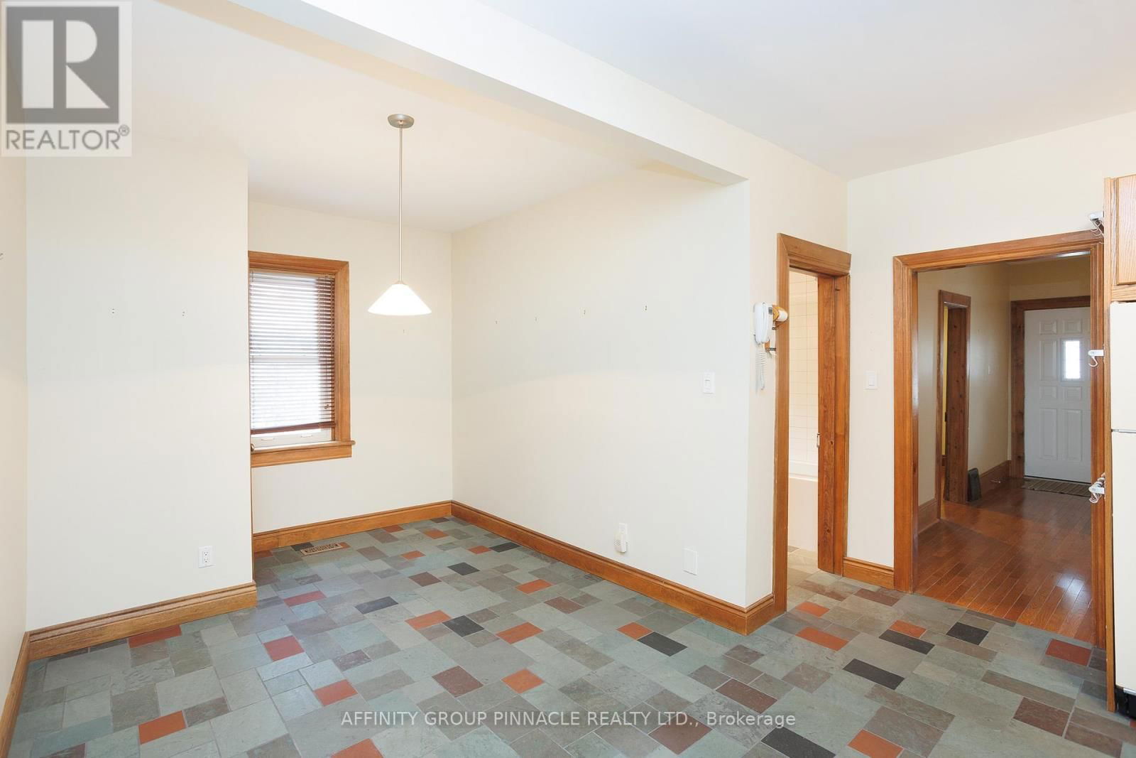 93 GLENELG STREET WEST Image 19