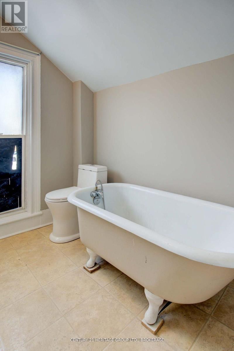 243 KING STREET EAST Image 11