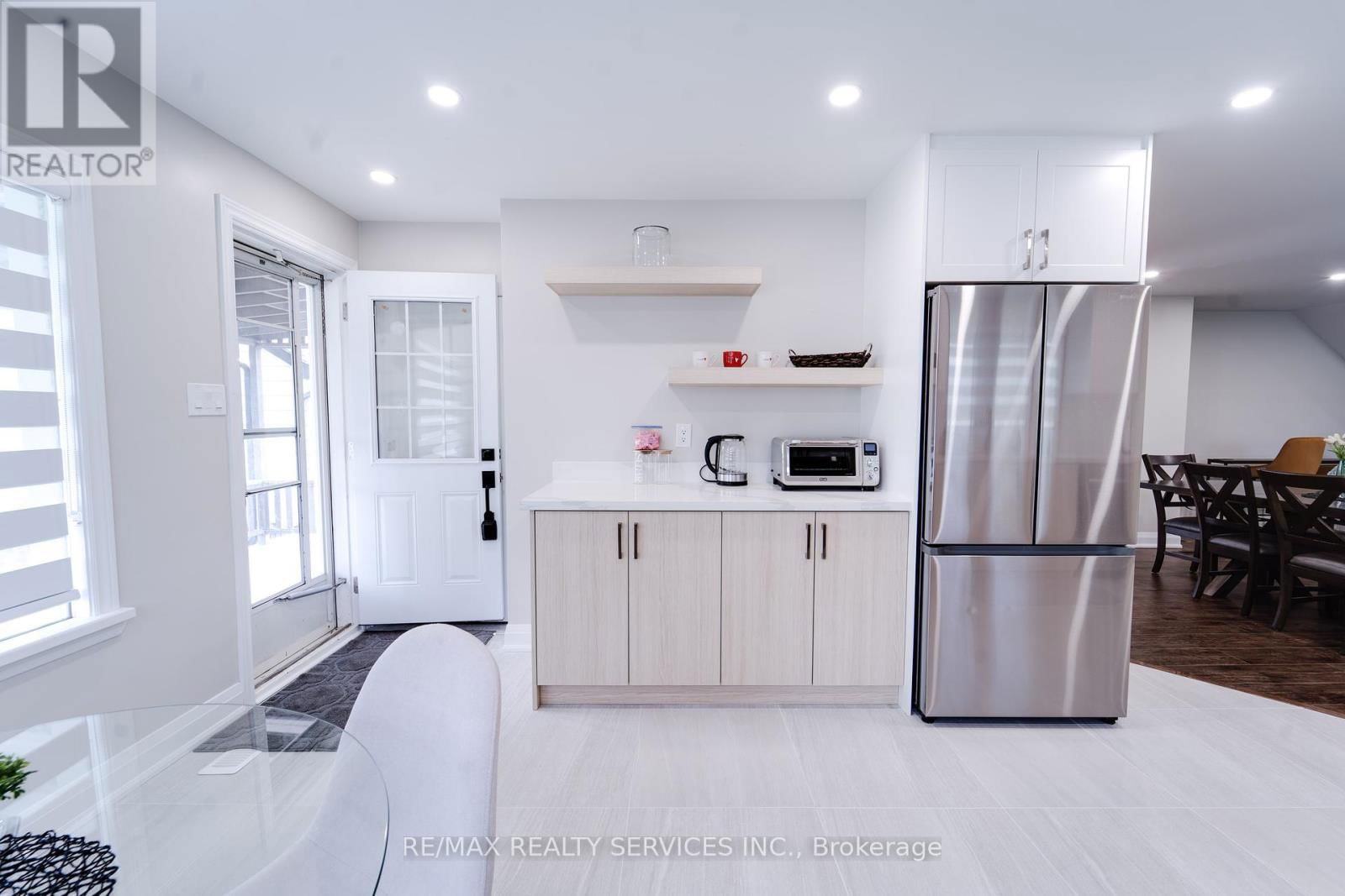 885 GLEN CEDAR DRIVE Image 10