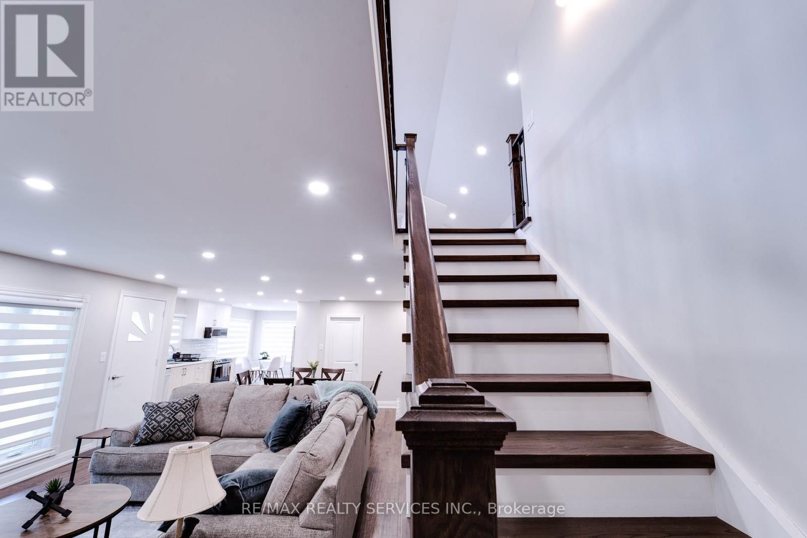 885 GLEN CEDAR DRIVE Image 18