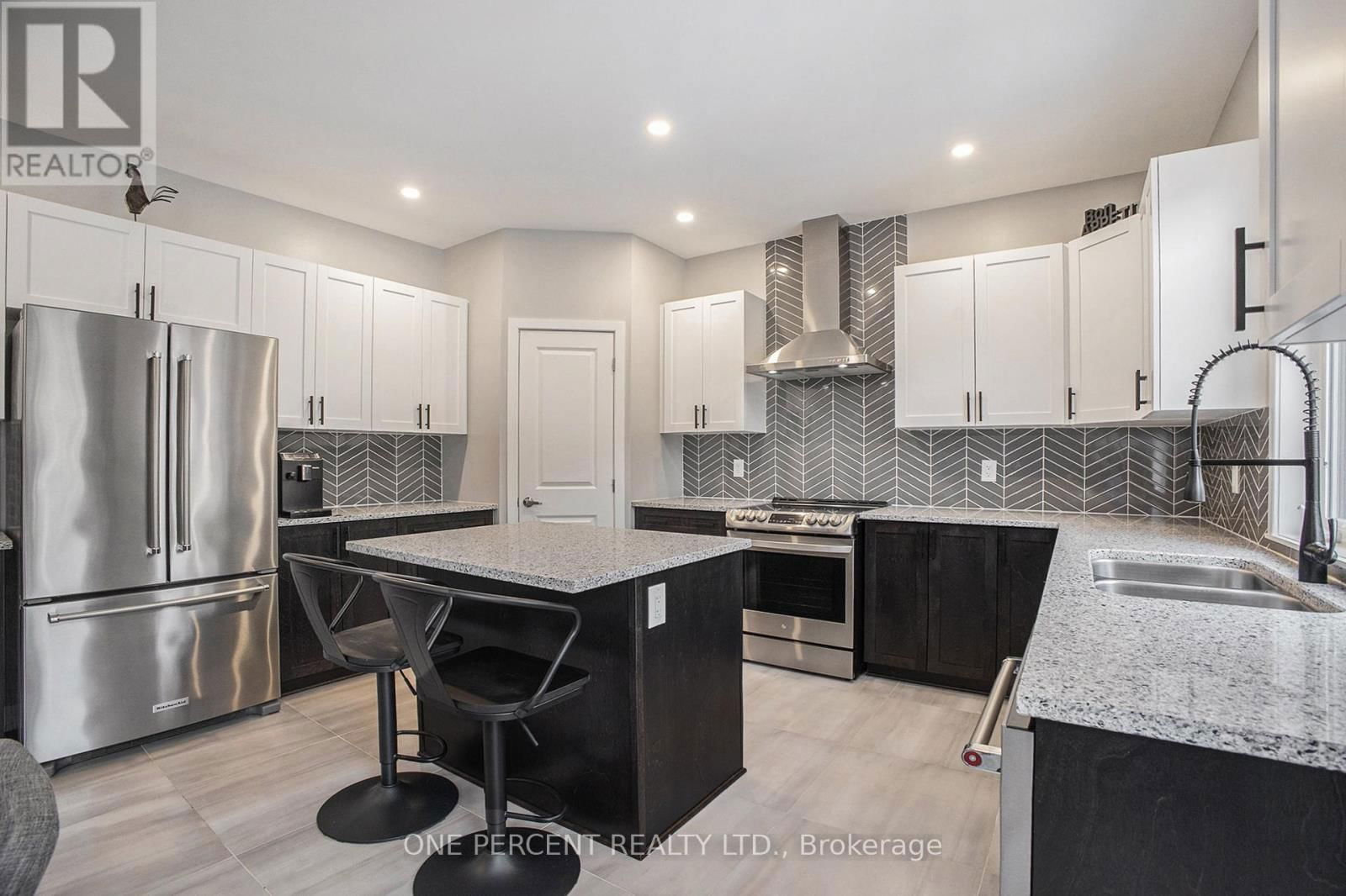241 FOUNTAINHEAD DRIVE Image 10