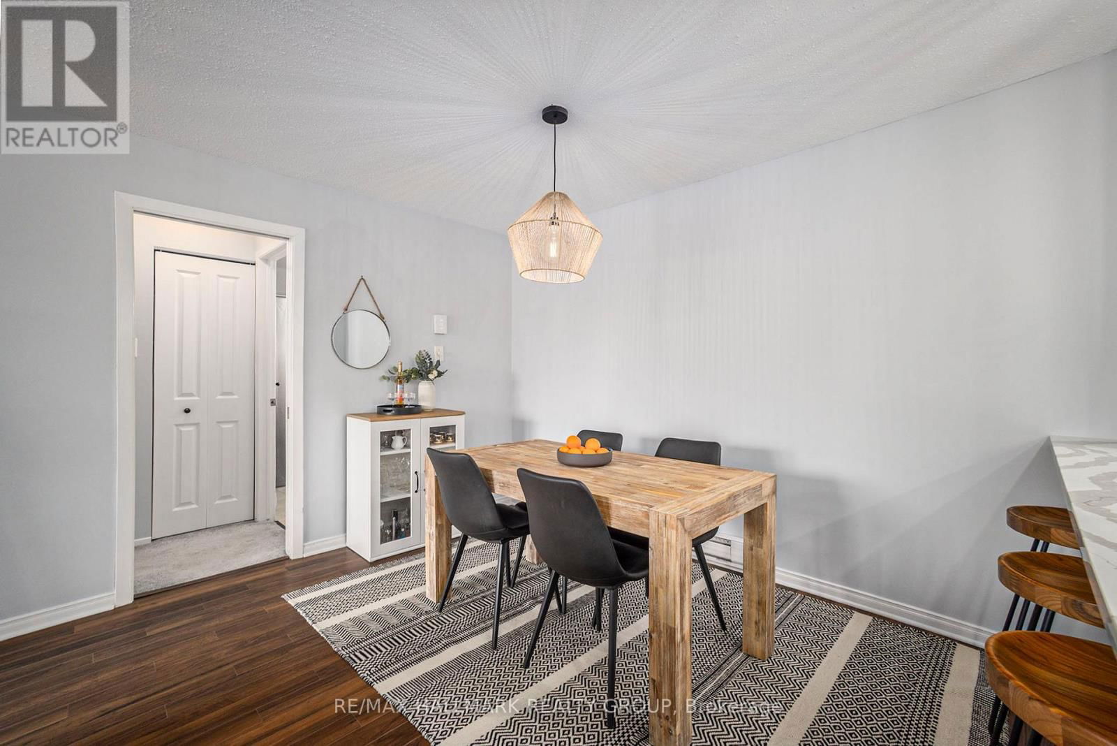 209 - 525 CANTEVAL TERRACE Image 10