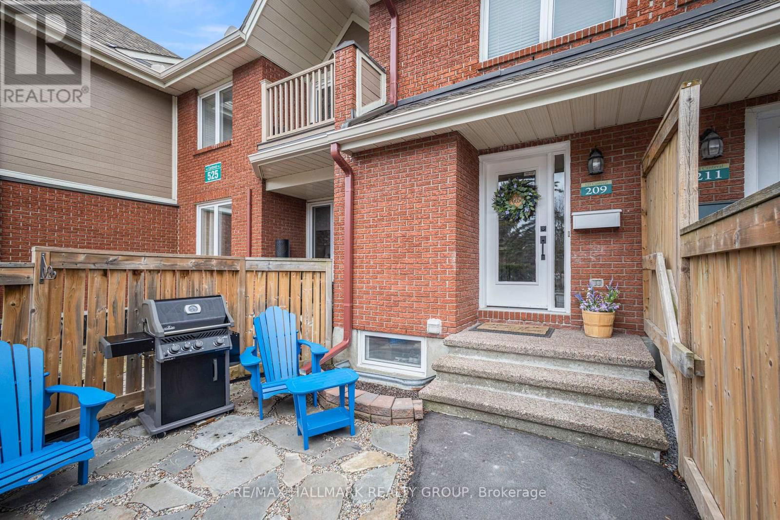 209 - 525 CANTEVAL TERRACE Image 18