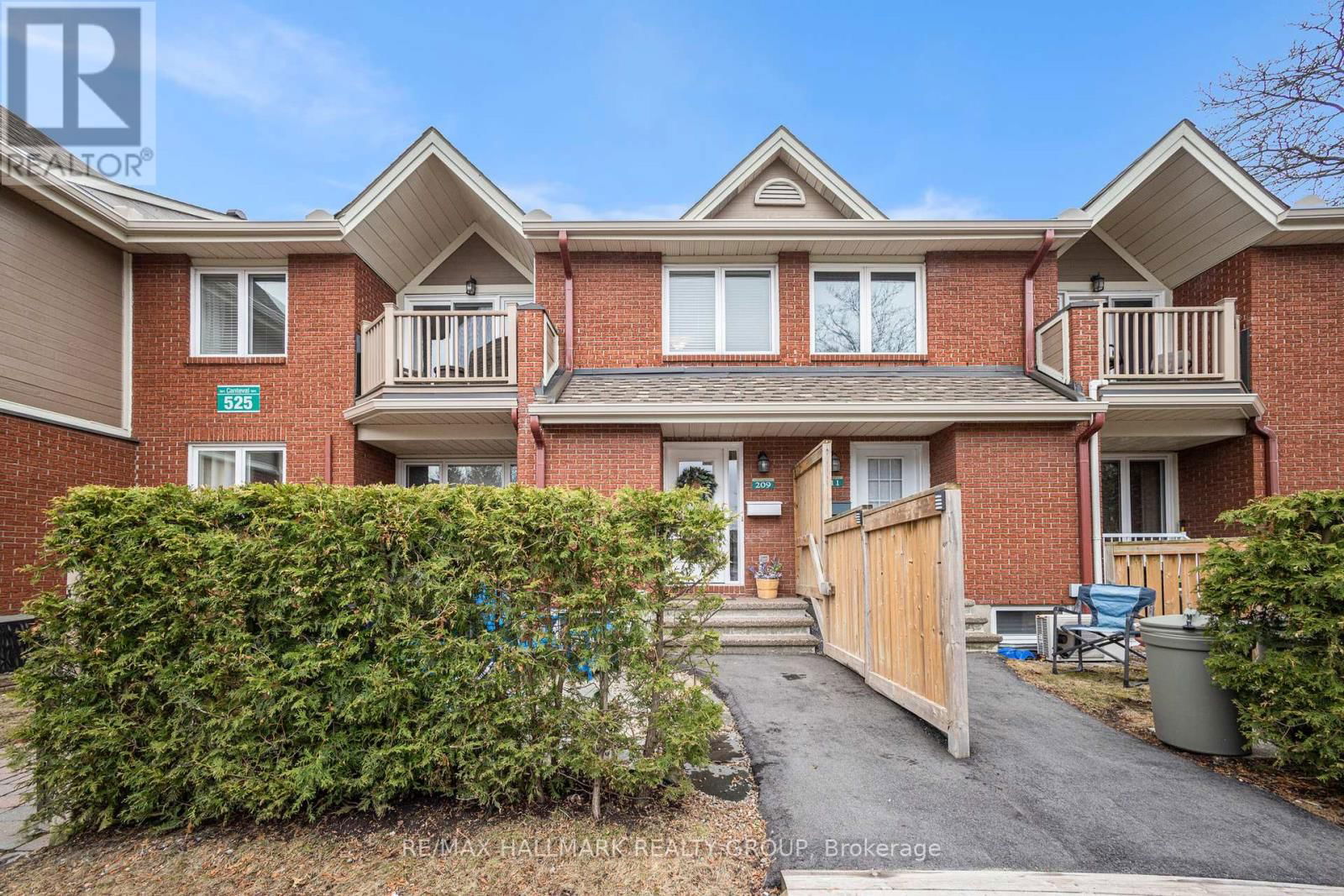 209 - 525 CANTEVAL TERRACE Image 2