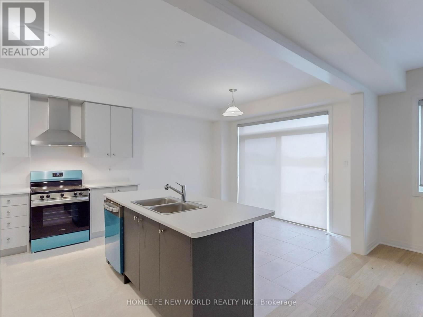 446 EASTBRIDGE AVENUE Image 11