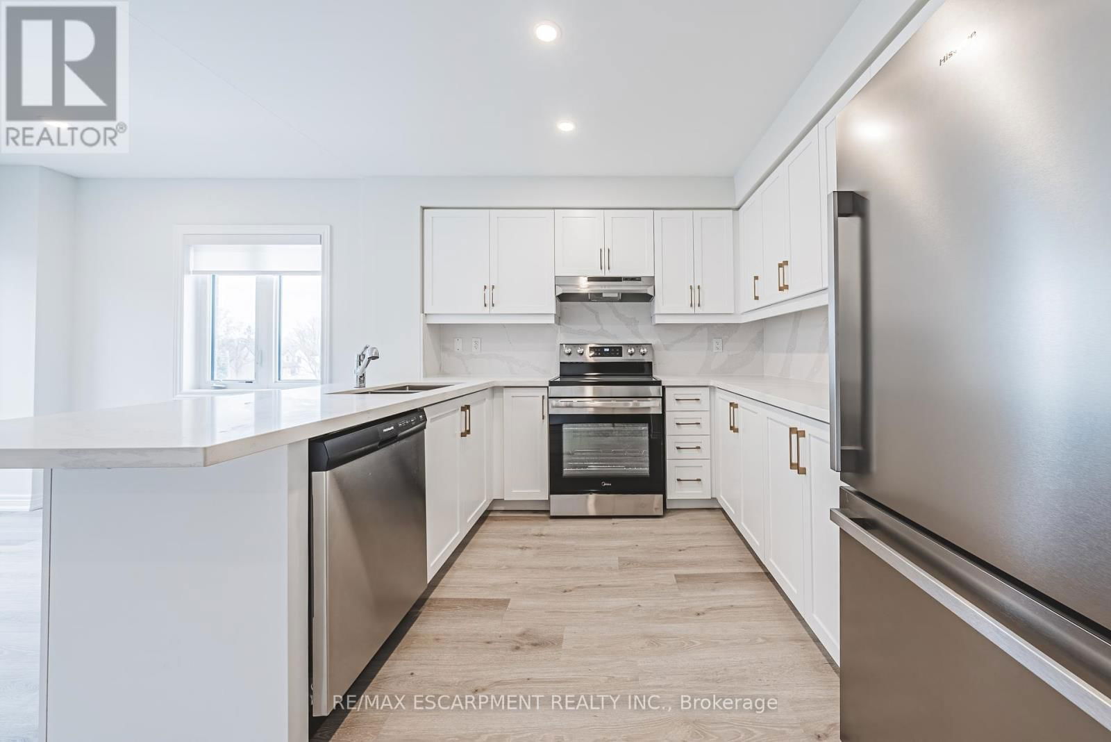 55 DRYDEN LANE Image 10