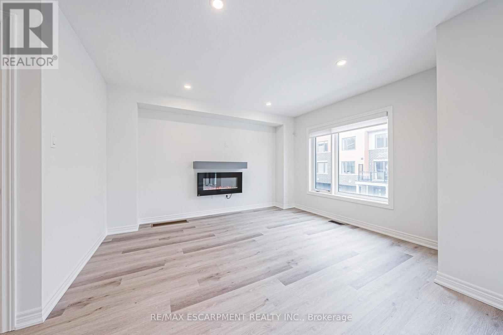 55 DRYDEN LANE Image 14