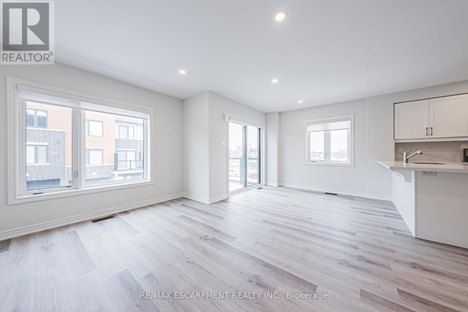 55 DRYDEN LANE Image 15