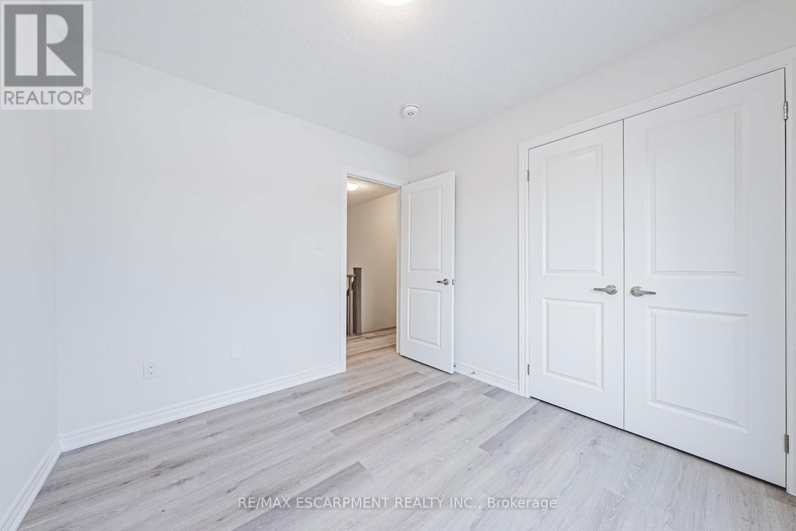 55 DRYDEN LANE Image 19