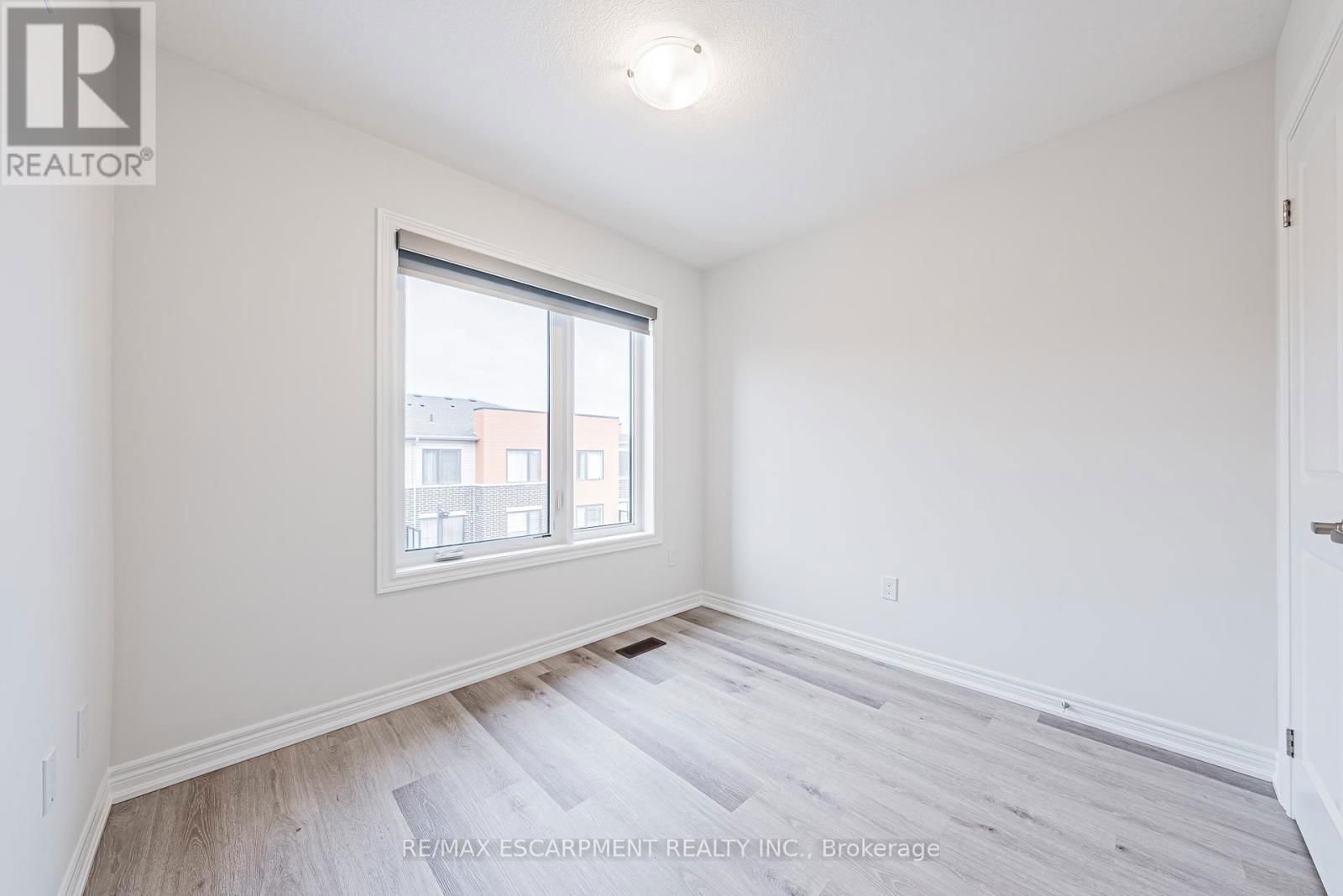 55 DRYDEN LANE Image 22