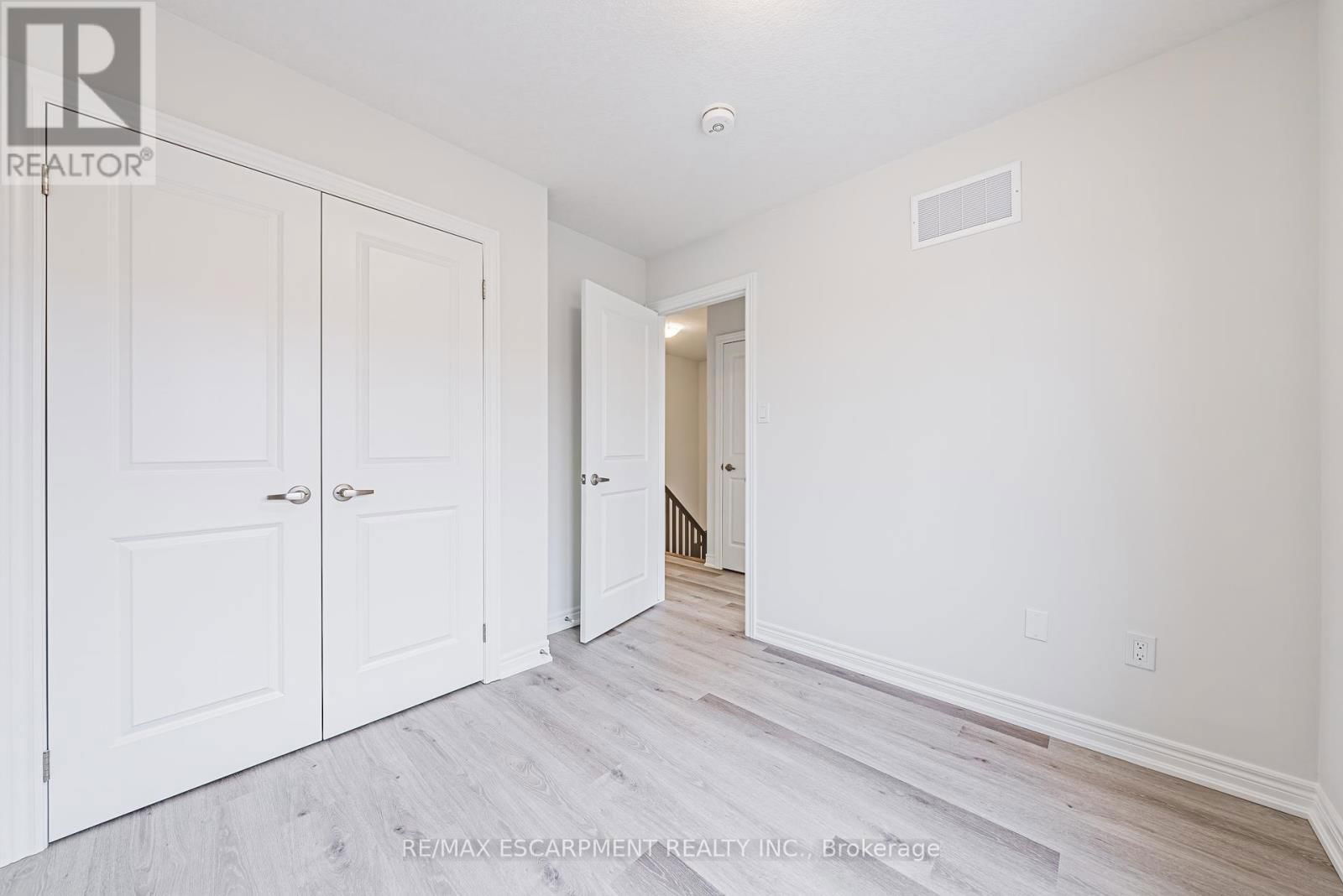 55 DRYDEN LANE Image 23