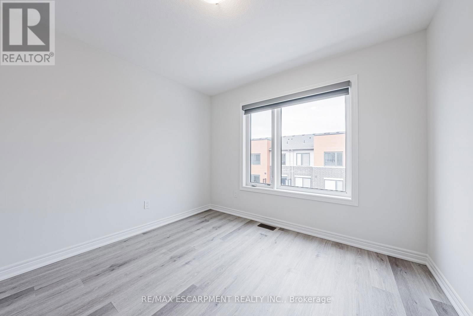 55 DRYDEN LANE Image 24