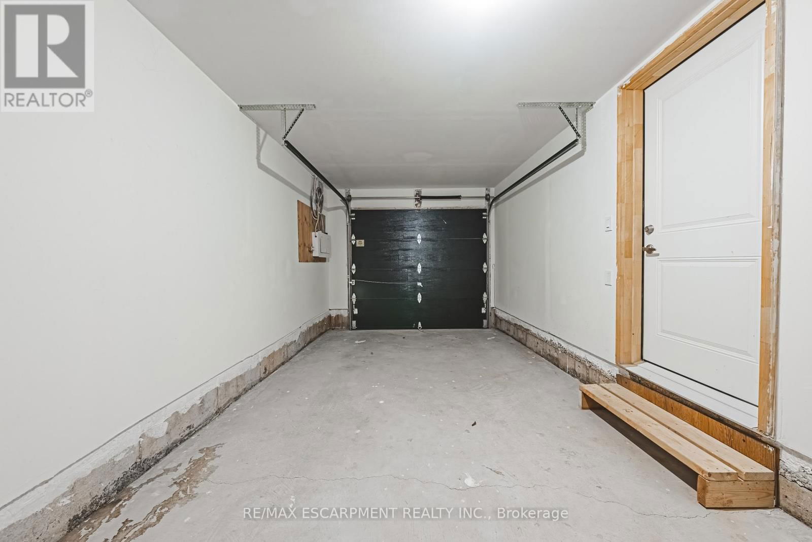 55 DRYDEN LANE Image 35