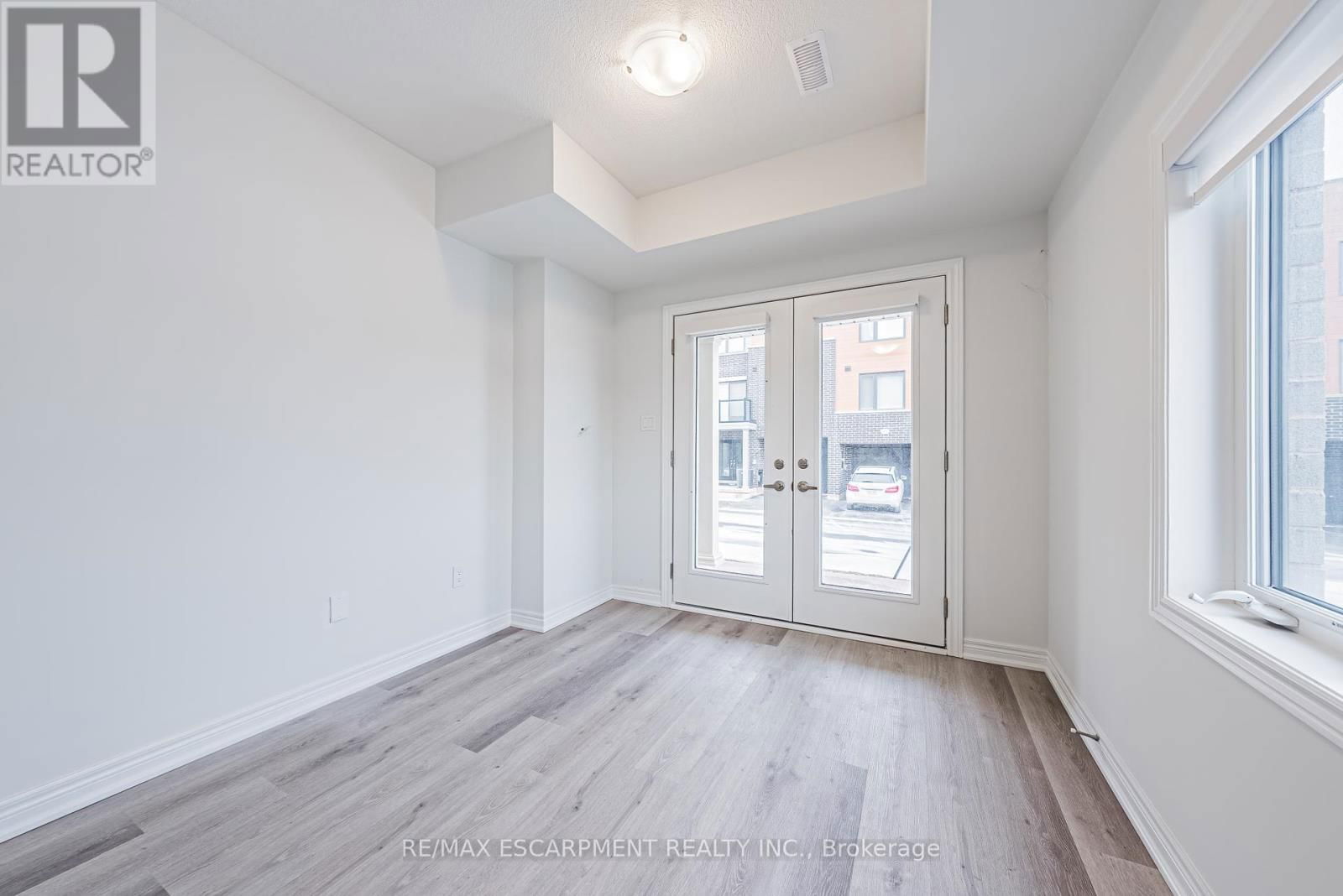 55 DRYDEN LANE Image 6