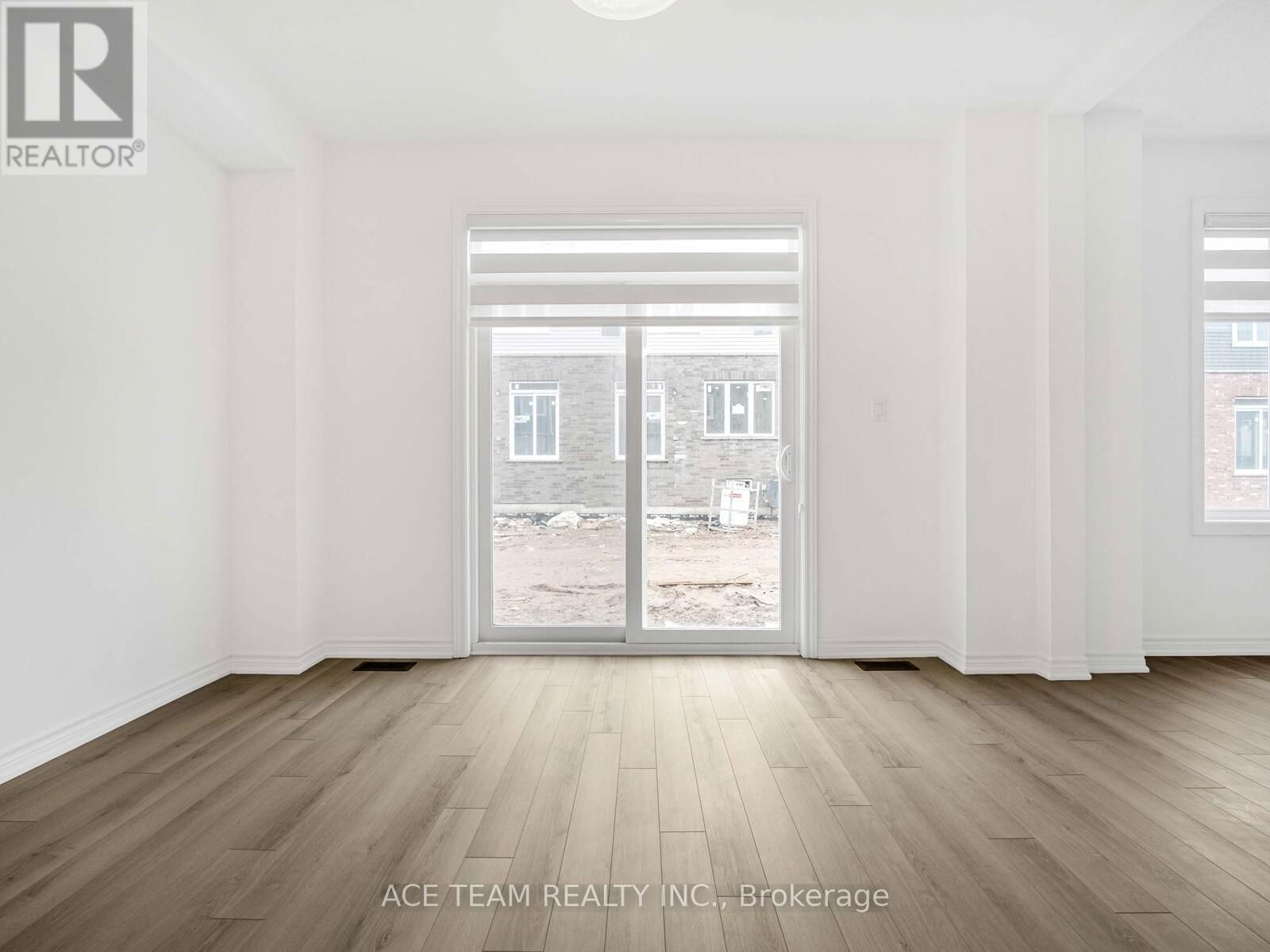 136 MOLOZZI STREET Image 15