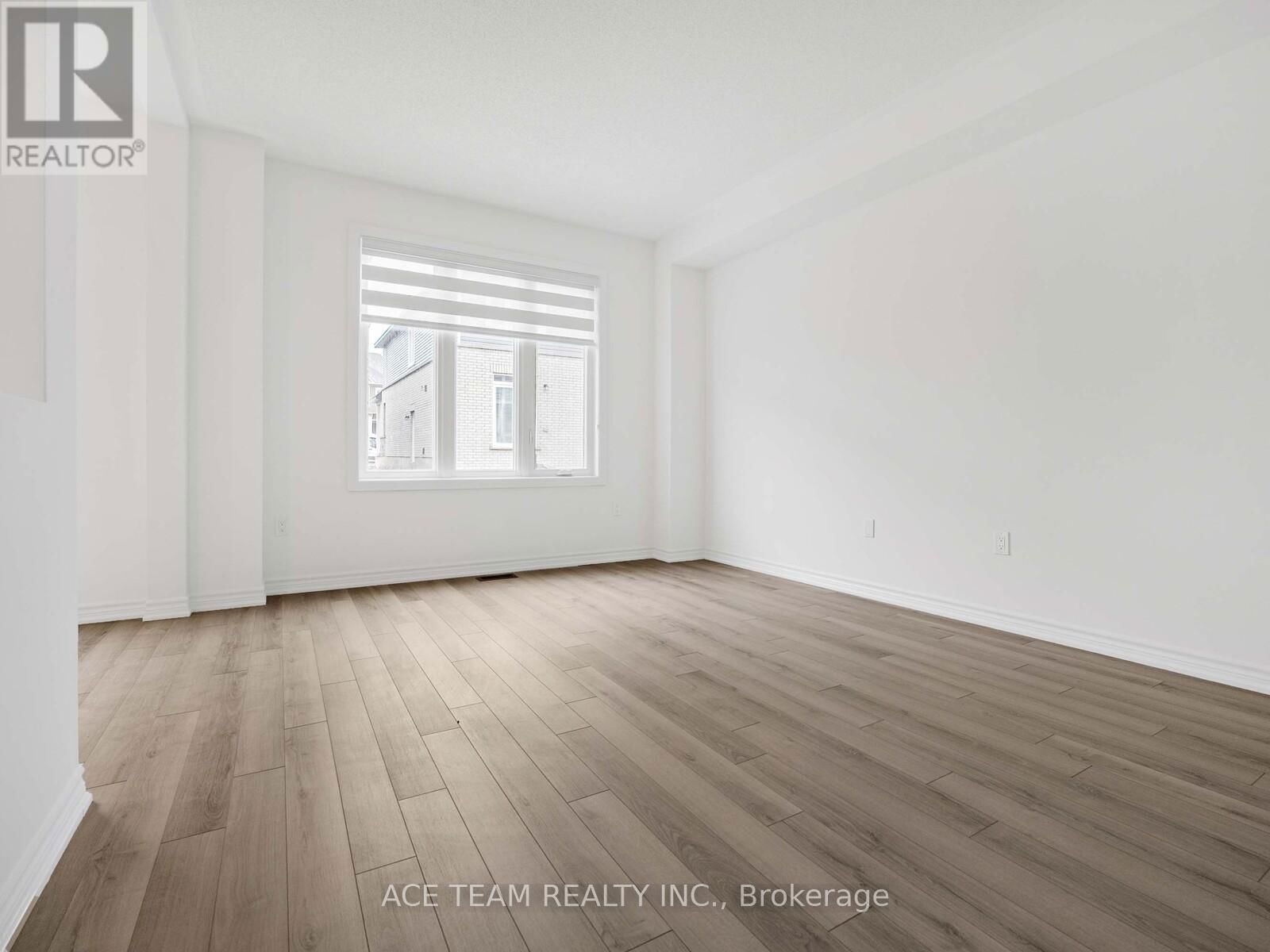 136 MOLOZZI STREET Image 17
