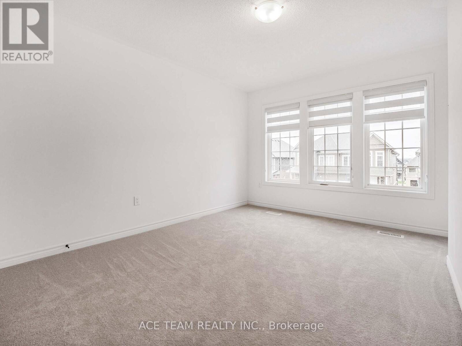 136 MOLOZZI STREET Image 23