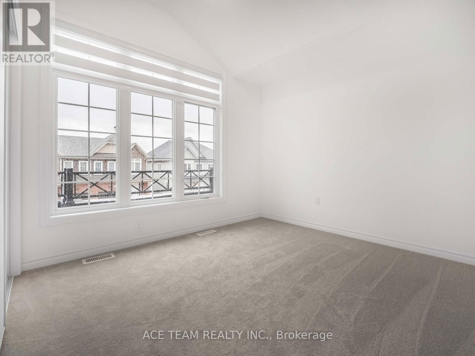 136 MOLOZZI STREET Image 27