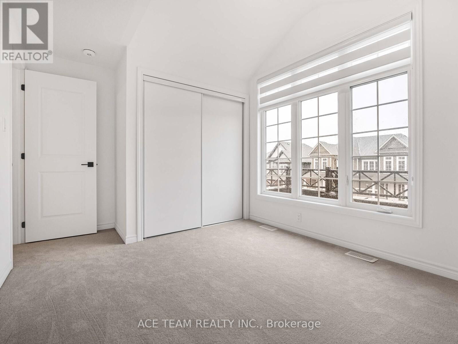 136 MOLOZZI STREET Image 28
