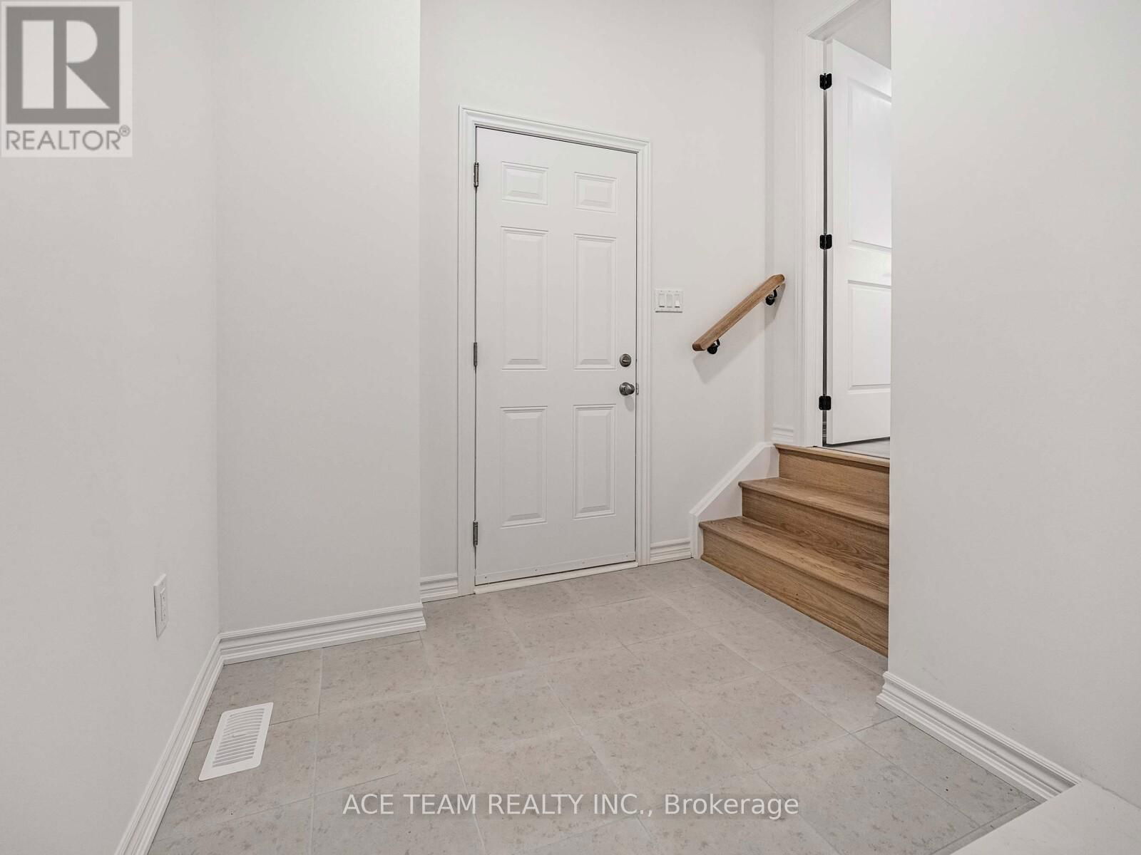 136 MOLOZZI STREET Image 36