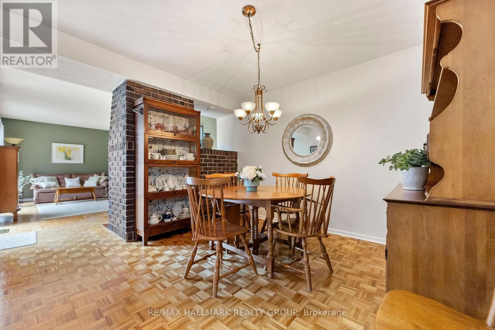 35 - 106 WEEPING WILLOW LANE Image 3