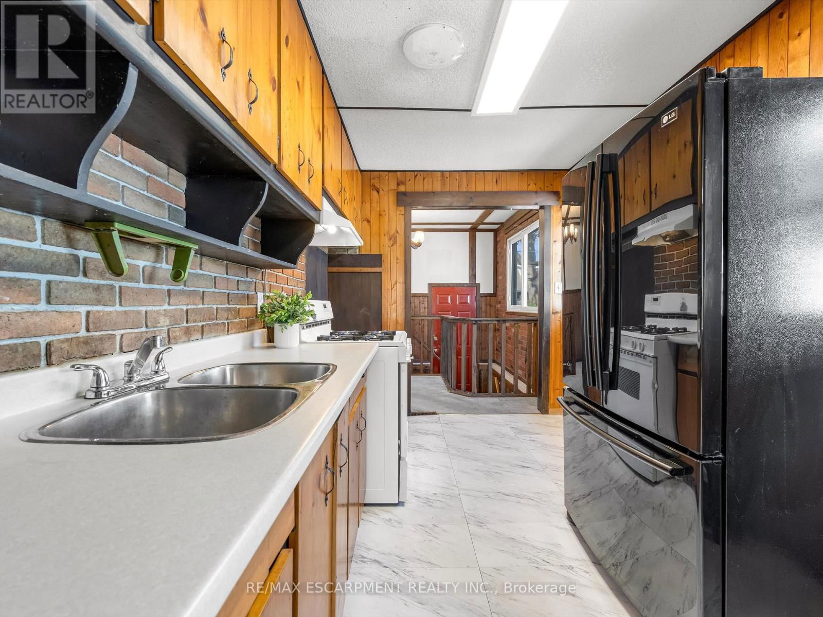 265 WALTER AVENUE NORTH Image 14