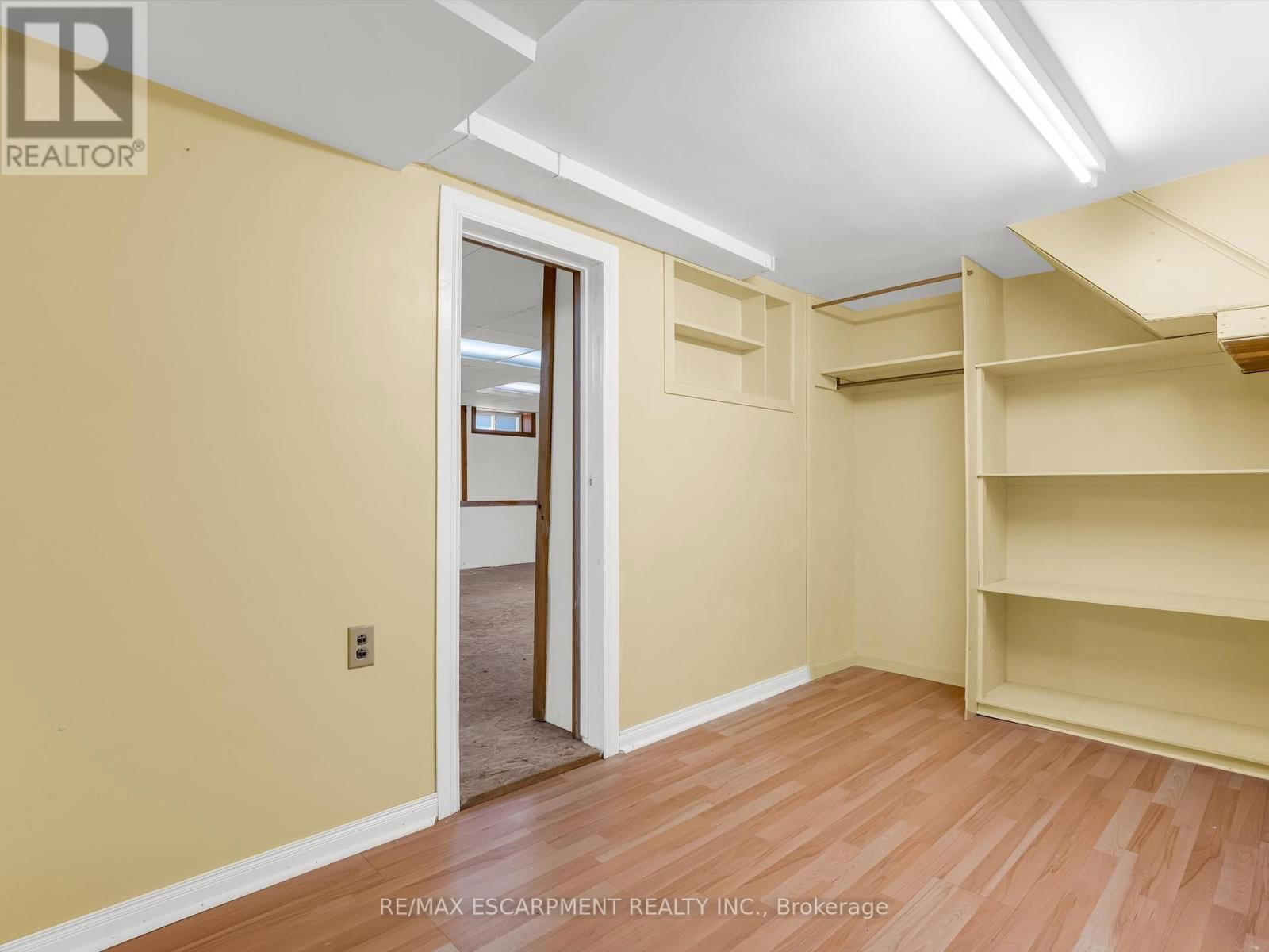 265 WALTER AVENUE NORTH Image 29