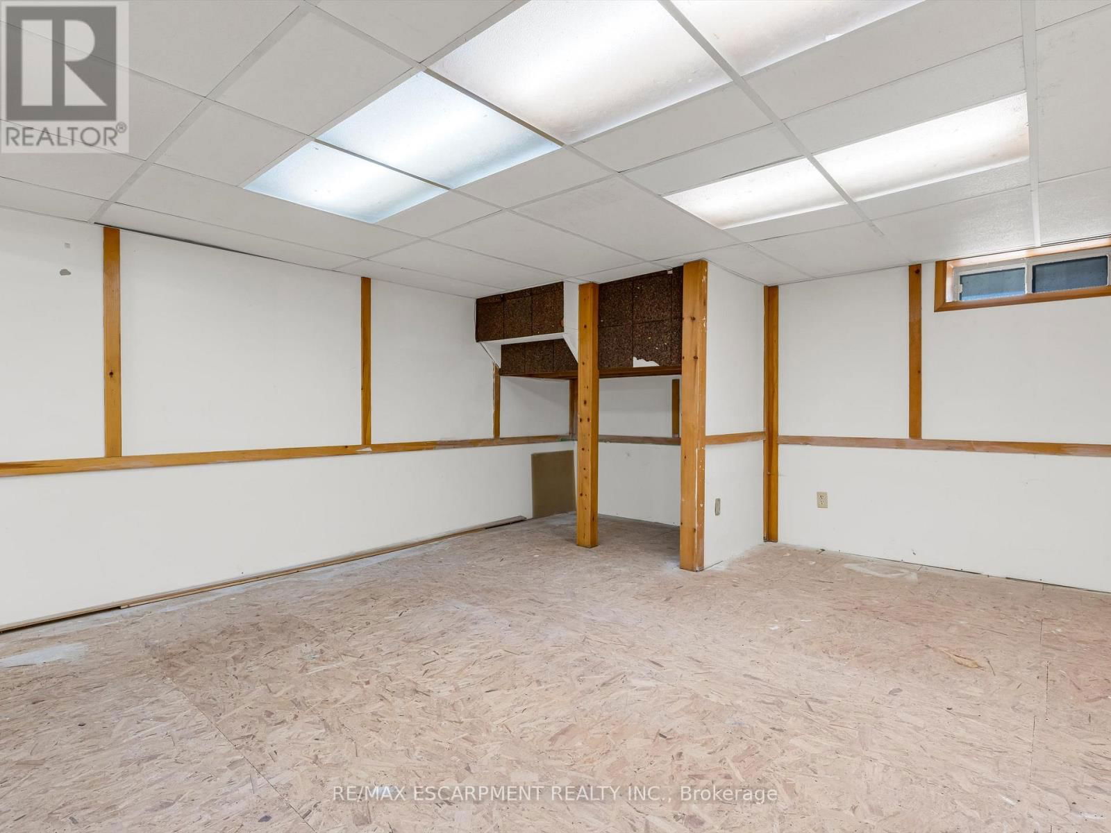 265 WALTER AVENUE NORTH Image 30