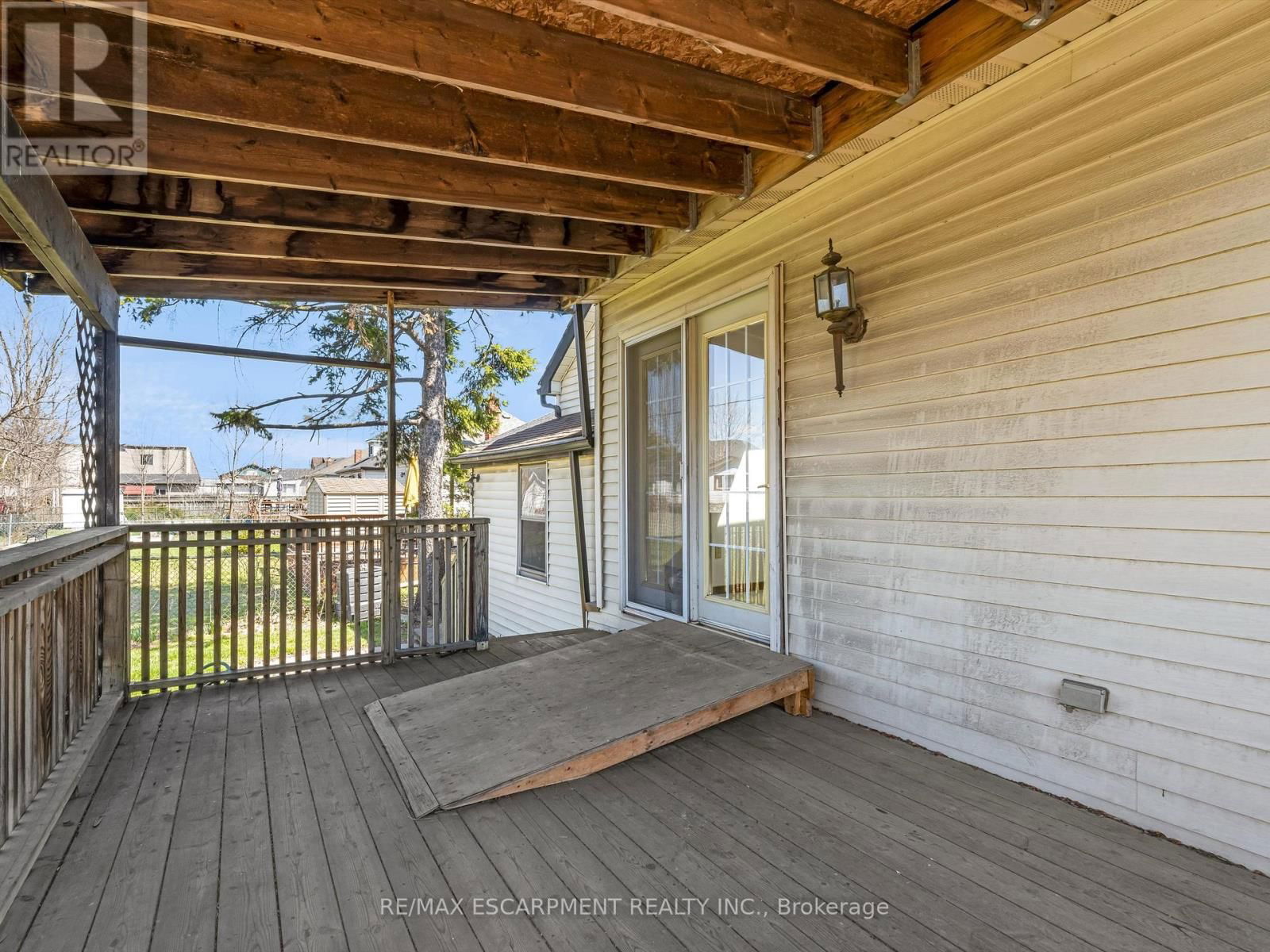 265 WALTER AVENUE NORTH Image 34