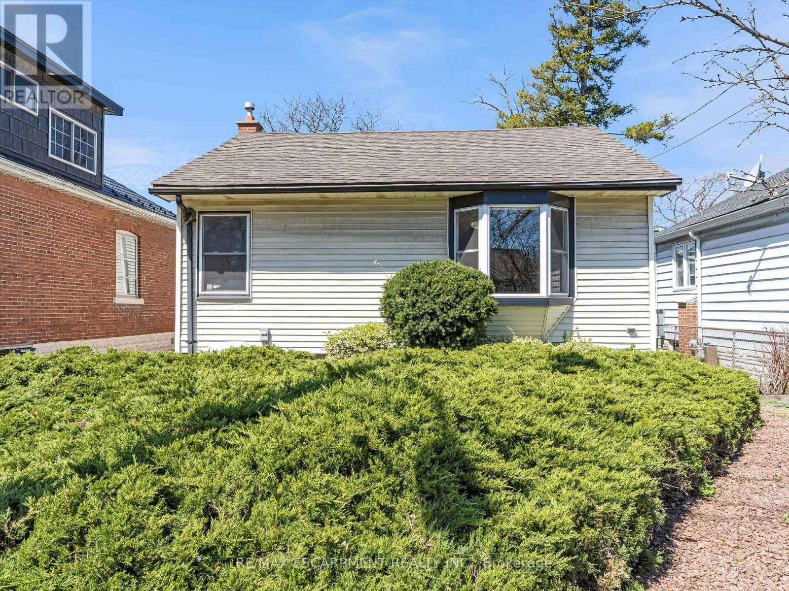 265 WALTER AVENUE NORTH Image 4