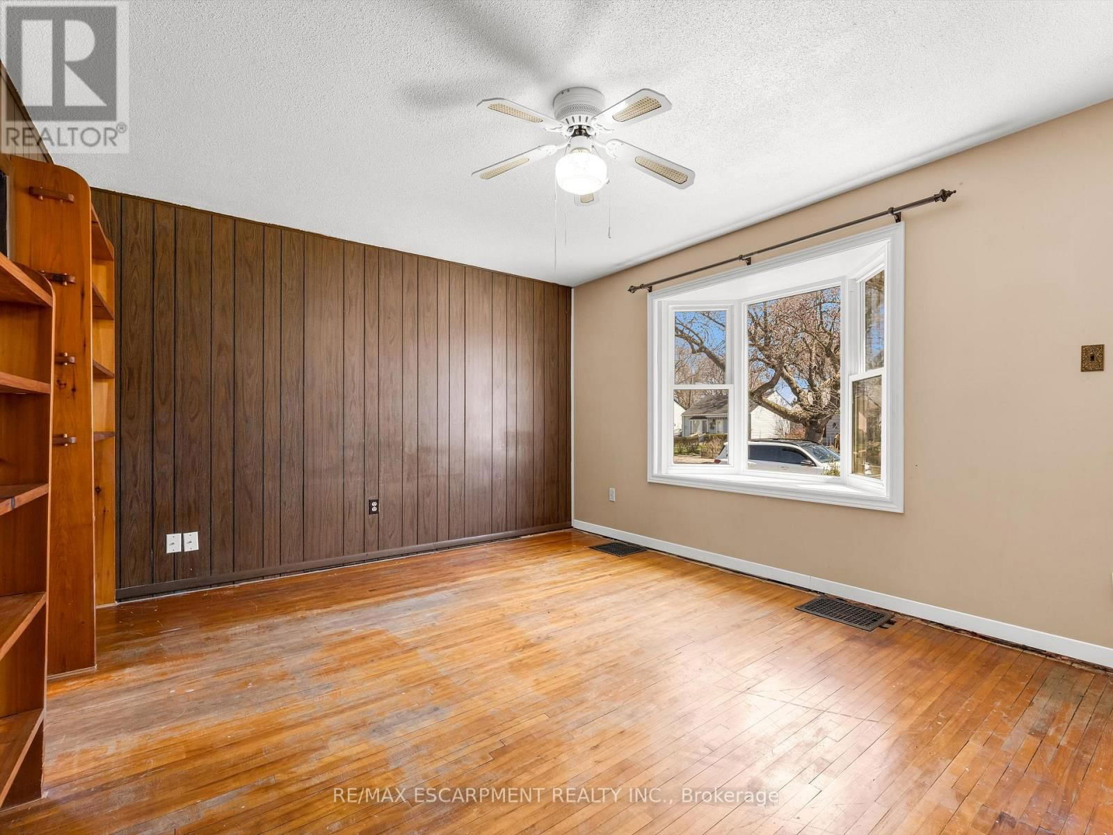 265 WALTER AVENUE NORTH Image 9