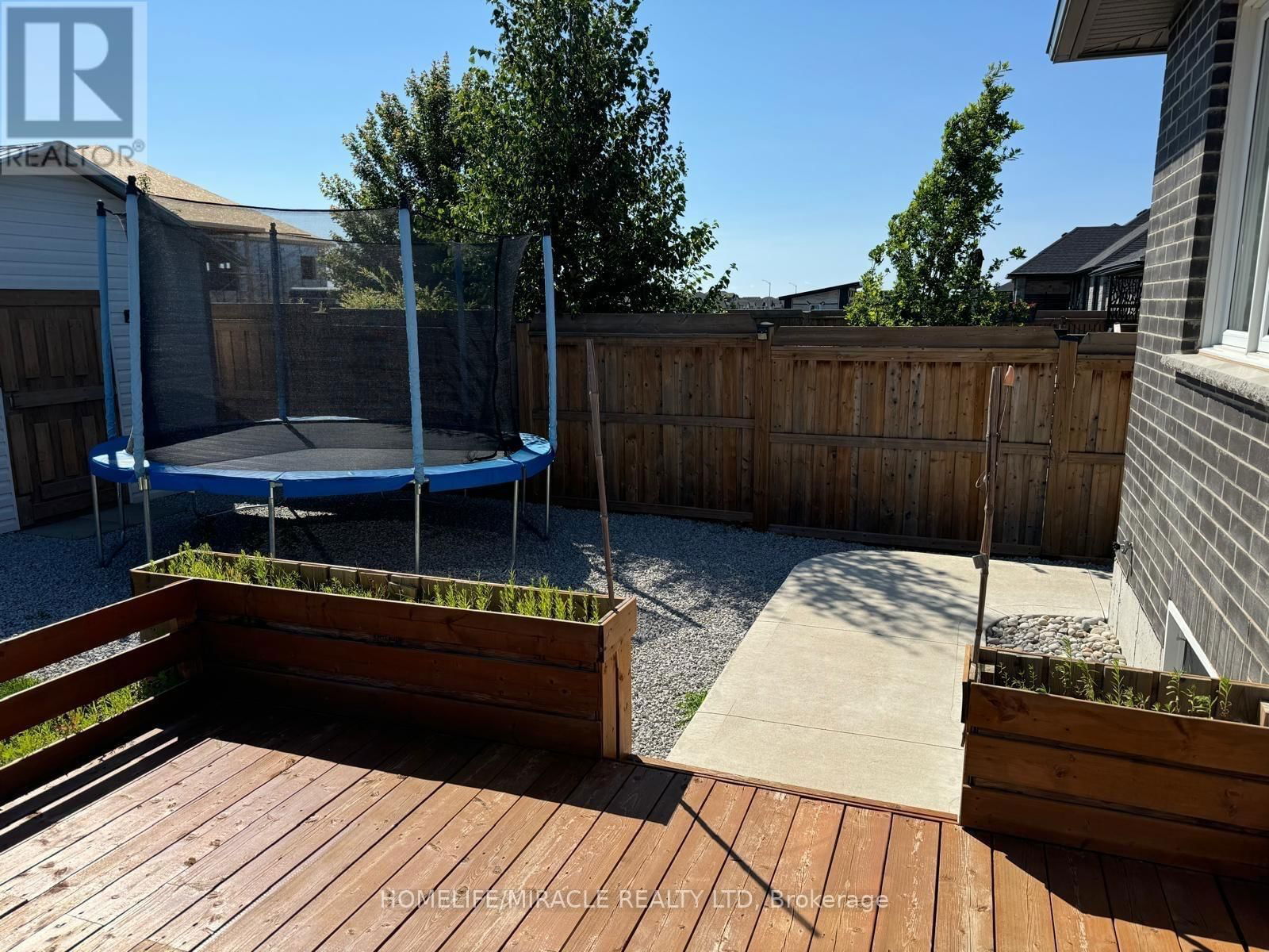 466 NORMANTON STREET Image 17