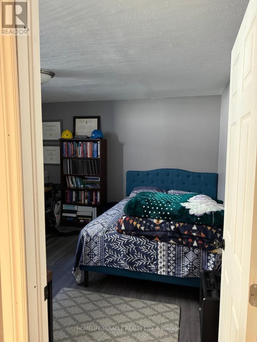 466 NORMANTON STREET Image 7