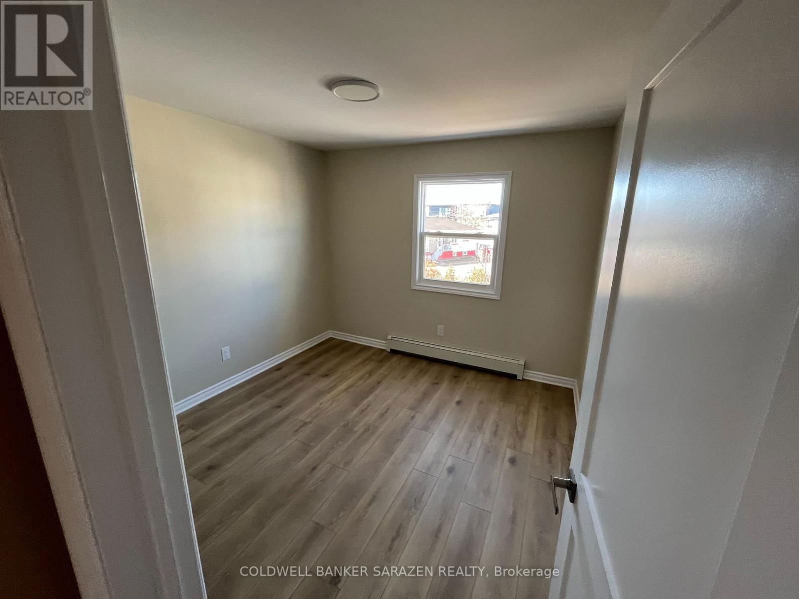 2 - 136 DESCHAMPS AVENUE Image 12