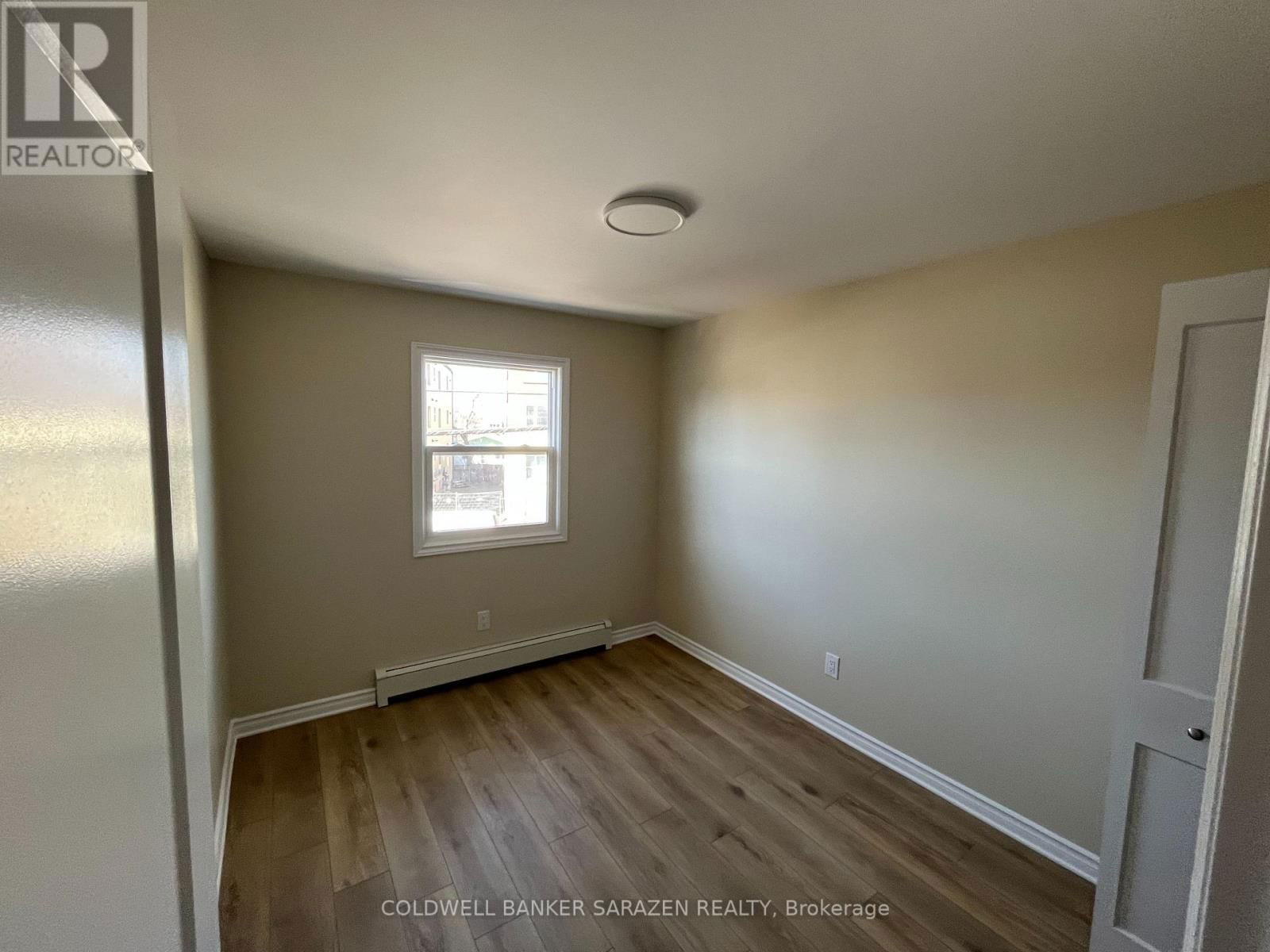 2 - 136 DESCHAMPS AVENUE Image 14