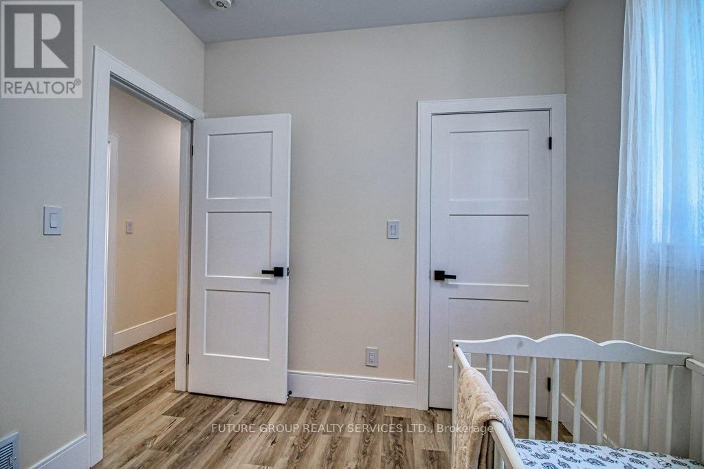 109 PENROSE STREET Image 15