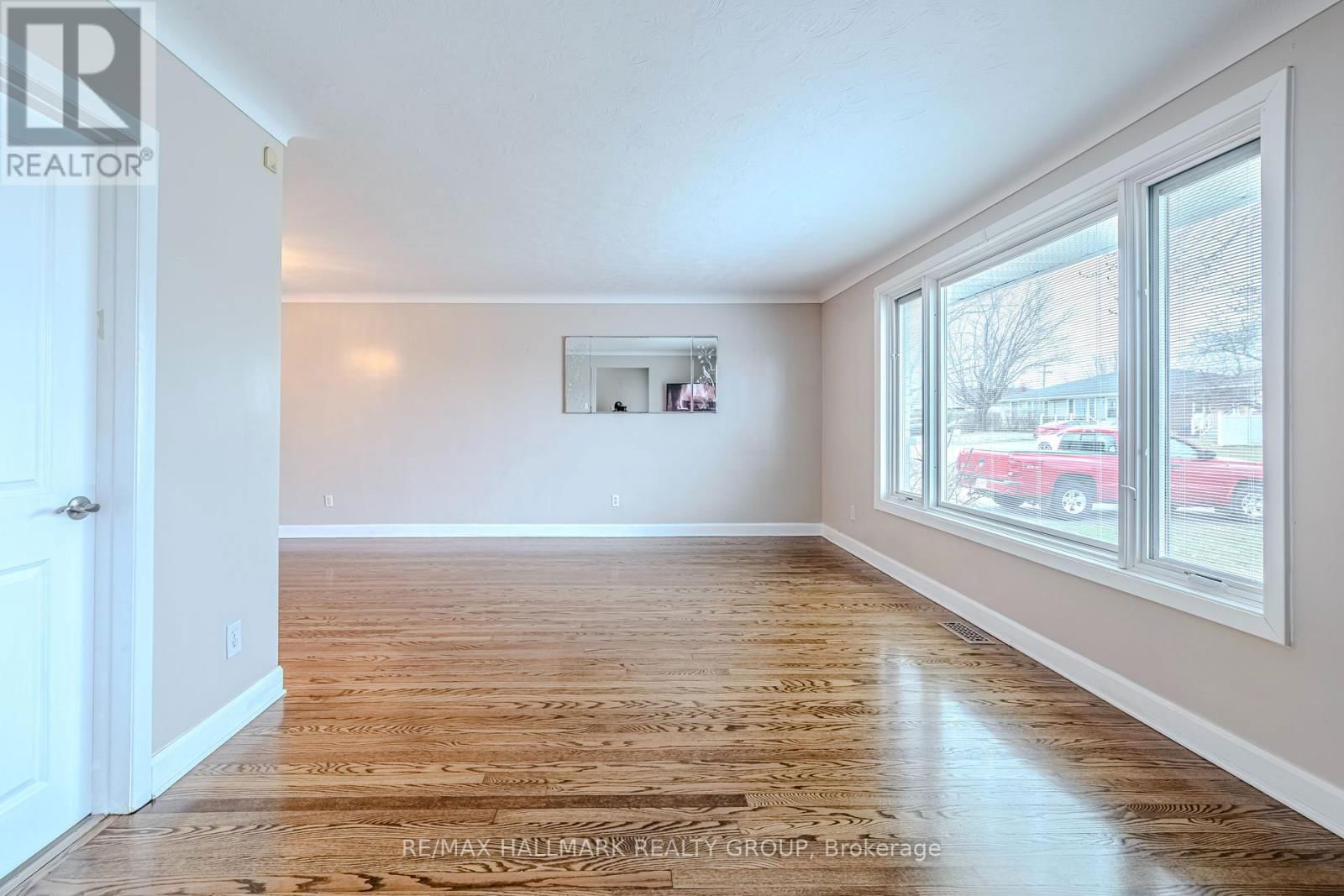 799 TROJAN AVENUE Image 16