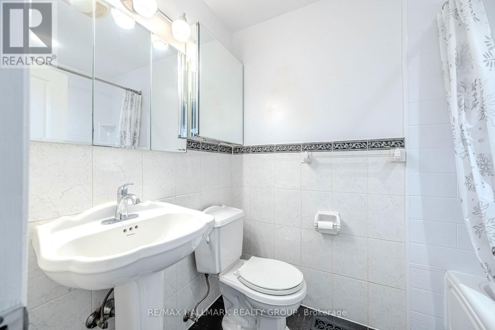 799 TROJAN AVENUE Image 29