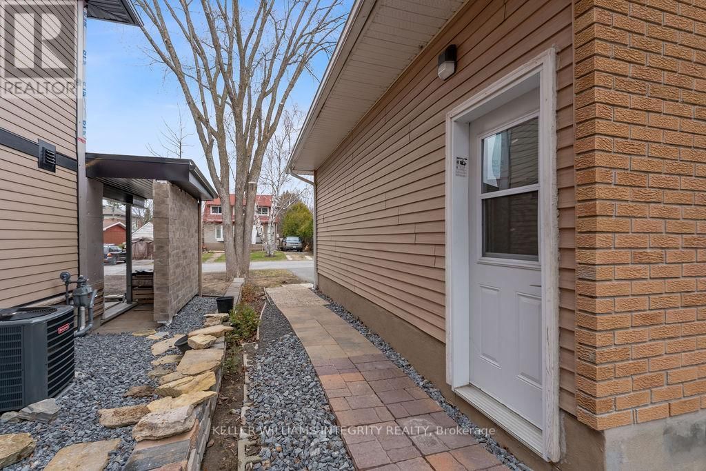 62 CHIPPEWA AVENUE Image 29