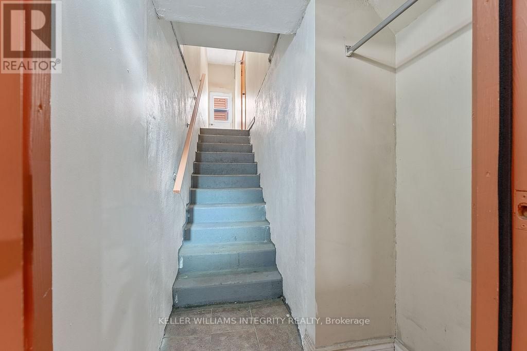 62 CHIPPEWA AVENUE Image 30