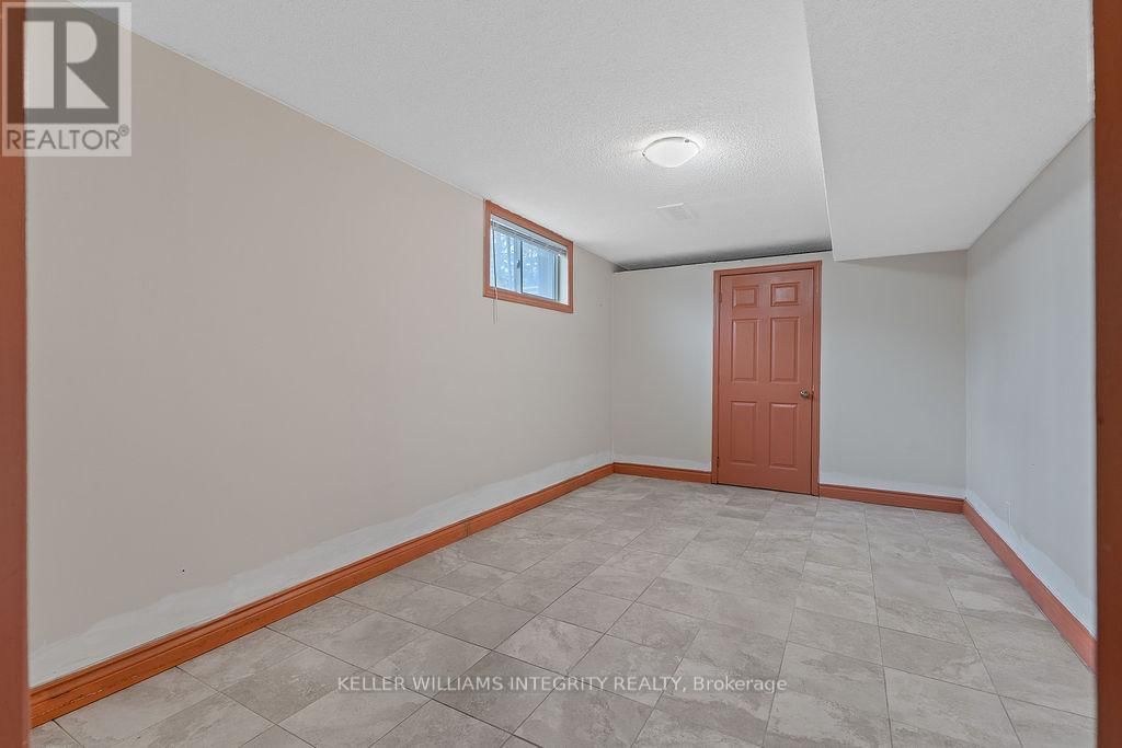 62 CHIPPEWA AVENUE Image 40